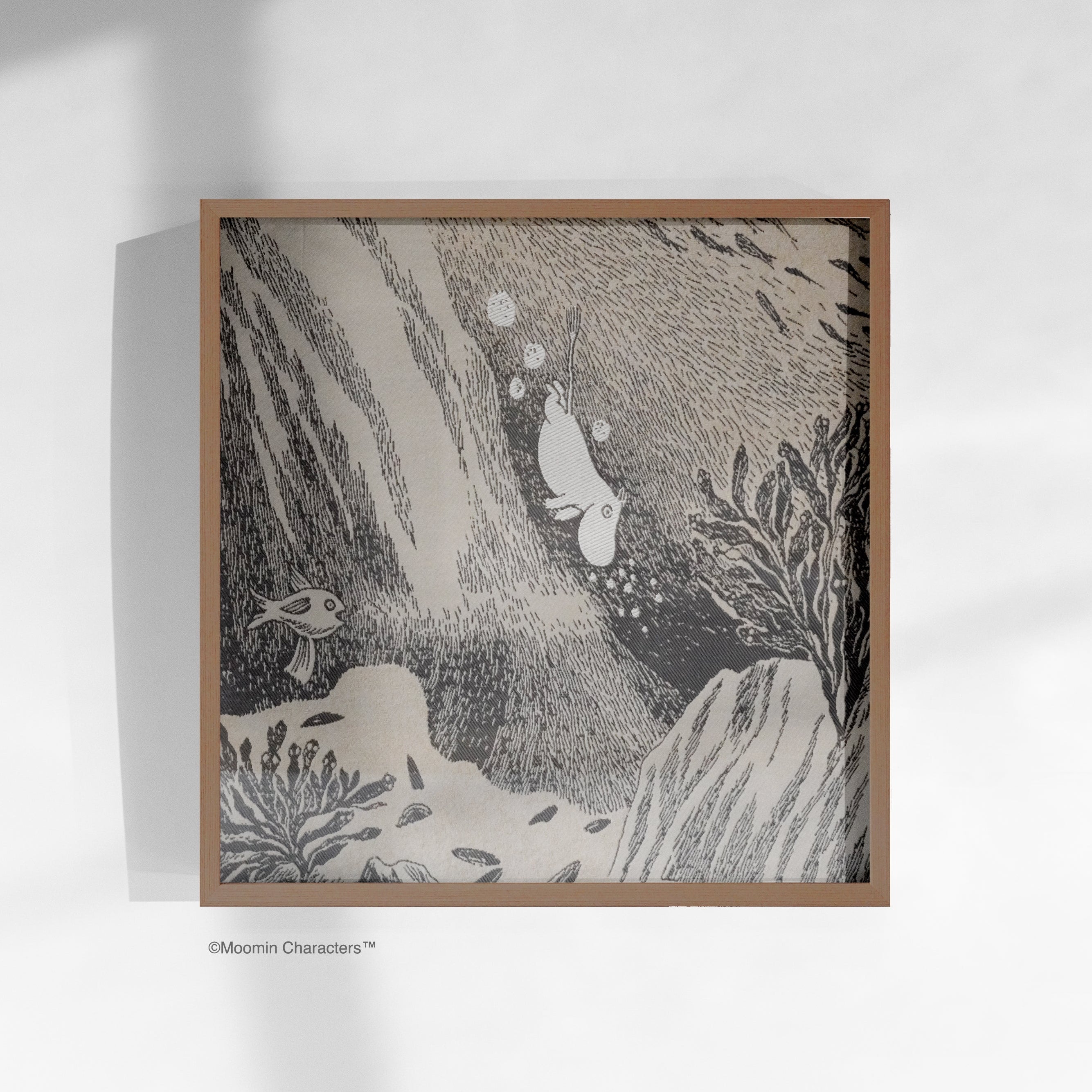 MOOMINコラボ＞西陣織額装「MOOMIN's Treasure Dive-ムーミンの宝探し